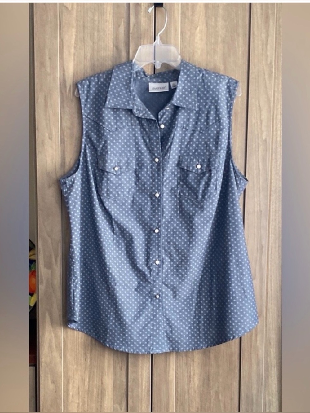 NWT! Avenue Sleeveless Blue Gray Dotted Shirt | 18/20